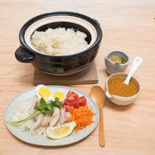 Dynamic in flavor, yakiniku (whose name translates to grilled meat) is a type of barbecue sauce that combines the sweet notes of teriyaki with the savory depth of sesame (plus a welcome touch of heat). Sesame Oil Happy Donabe Life