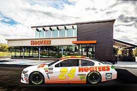 How do you think william byron feels right now? Hooters To Back Chase Elliott In 2017