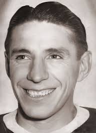 Player photos for the 1958-59 Saskatoon Quakers at hockeydb.com
