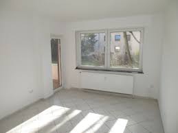 Alles über den immobilienmarkt, entwicklung der immobilienpreise & wohnumfeld. 3 Zimmer Wohnung Zu Vermieten Kuhlingsweg 10 45891 Gelsenkirchen Erle Gelsenkirchen Mapio Net