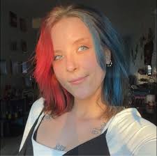 What salons in Conroe are hiring for receptionist or cosmetology positions?