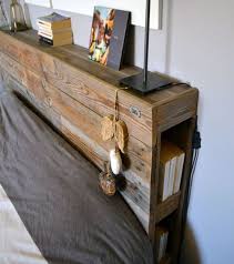 Transformer Des Palettes En Bois 15 Super Idees Deco Deco Tete De Lit Tete De Lit Avec Rangement Lit En Palette