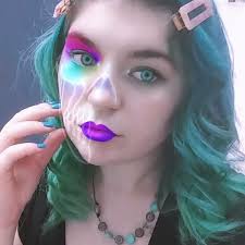 Alicia Hulse's Instagram, Twitter & Facebook