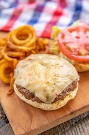 Pepper Jack Whiskey Burgers Seriously Delicious Ground Beef Garlic Salt Worcestershire Sauce Chili Whiskey Burger Pepper Jack Pepper Jack Cheese Recipes