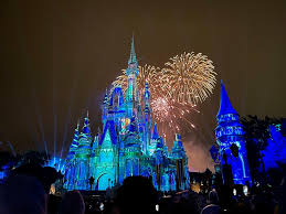 The reason i rated this average was that you had to arrive super early to get good seats, which my sister and i didn't know, so we were stuck at the back and could barely see any of the characters, which to be honest was kinda. Four Things To Remember When Visiting Magic Kingdom For Happily Ever After Fireworks
