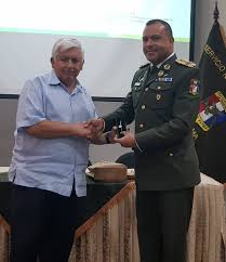 Rosso josé serrano is a former general of the colombian national police, and a commander of the search bloc who was one of the masterminds behind the dismantling of the cali cartel. Senafront Panama No Twitter Con Exito Se Llevo A Cabo El Conversatorio Institucional Denominado Policia Y Democracia Dado Por El Expositor Rosso Jose Serrano Cadena General R De La Policiacolombia Servimosconpasion Minsegpanama