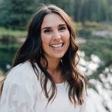 Noelle Mccall's Instagram, Twitter & Facebook