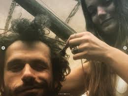 Deniz Askin's Instagram, Twitter & Facebook