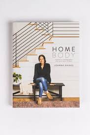 Magnolia Homebody Book Home Decor Inspiration Roolee Magnolia Book Interior Design Books Magnolia Design