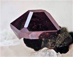 Cuprite Wolfach Germany In 2020 Crystals Minerals Rocks And Minerals Crystals And Gemstones