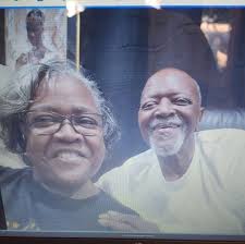 Request for photo edit to remove bar background