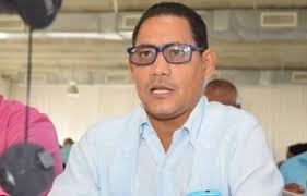 Sixto Gabín dice ministro de Educación debe dedicarse a resolver y no  pretender borrar al sindicato