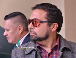 Joshua Bellot sale luego de su declaración en la Felcc La Paz