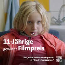 Die elfjährige Helena Zengel erhält den Preis für ihre Rolle als Mädchen,  das zu Gewaltausbrüchen neigt und immer wieder durch das Jugendhilfesystem  fällt. Acht Lolas räumte "Systemsprenger" insgesamt ab.