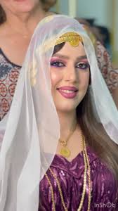 باركو لهالعرايس السلفات ال ٣ يلي كان عقدن سوا ❤️❤️ , شوفولي جمالن وكملو  الفيديو للاخير 😍😍, #sisters_beauty_salon, #hairstyle_by : mona abo trabi  👑, #makeup_by : sarah hamza _eleen hamza 💄, #photo_by ...