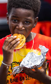 Ocala's Rashad Jones And Crew Celebrate 8 Years With Big Lee's BBQ