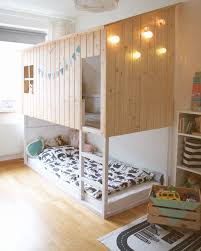 Da Steht Es Nun Unser Hausbett Am Liebsten Hatte Ich Es Fruher Selbst Gehabt Deshalb Geht Auch Fur Mich Ein Kleiner Kinder Zimmer Ikea Ideen Ikea Kura Bett