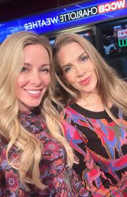 Join me and this queen every night at 10! Oh, Gary too 😉💙