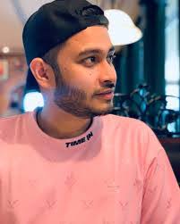 Ayan Ali's Instagram, Twitter & Facebook