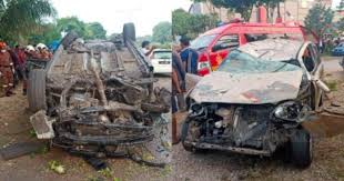 Is billion stars express the tour bus company from hell?this article, singaporeans injured in johor bus accident, bus firm refutes claim driver lacked sleep, originally appeared on coconuts, asia's leading alternative media company. Teen Robber In Stolen Car Killed In Johor Crash