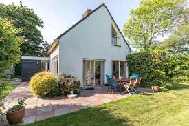 Wunderschones Ferienhaus Nahe Strand Und Forsterei Grosser Garten Fleur De Mer In Burgh Haamstede Westersch Ferienhaus Texel Ferienhaus Outdoor Dekorationen