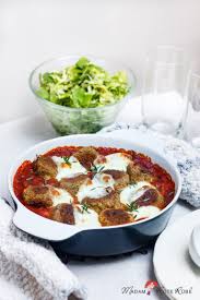 Restezauber Auf Der Zunge Zergehende Vegetarische Brotbuletten In Wurziger Curry Sauce Berliner Art Zu Gut Fur Die Tonne Madam Rote Rube Die Landkuche Rezept Kidneybohnen Rezept Lebensmittel Essen Vegetarisch