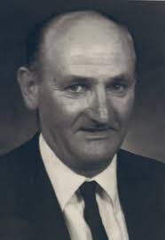 Seventy years ago Duffys Circus arrives in town in July 1951. Apart from  myself, the wee fellow standing