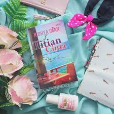 Living with her cunning and malicious stepmother, puan sri mawar, and her stepsister, puteri, a vile and hateful yet gullible person, medina has to endure endless verbal abuse and unjust treatment. Novel Review Hero Seorang Cinderella By Anjell Airah Syahirah