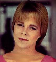 La Tele Encendida: Kim Manning, la carismática secretaria de 'Un, dos,  tres...responda otra vez'.