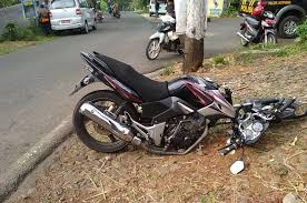 Menemukan 58 barang tiger modif cb gl kisaran harga rp 1.3juta. Duh Sambungan Peninggi Setang Diduga Lepas Honda Tiger Sujud Di Pinggir Jalan Gridoto Com