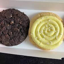 How To Freeze Crumbl Cookies For Later - Bellewood Cottage