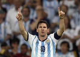 وسجل ليونيل ميسي ظهوره الأول مع منتخب الأرجنتين في عام 2005، قبل أن يشارك في كأس العالم عام 2006، لينجح خلال تلك الفترة في معادلة رقم ماسكيرانو برصيد 147 مباراة. Ù…ÙŠØ³ÙŠ ÙŠØ³ØªØ¹ÙŠØ¯ Ø°Ø§ÙƒØ±Ø© Ø§Ù„ØªÙ‡Ø¯ÙŠÙ ÙÙŠ ÙƒØ£Ø³ Ø§Ù„Ø¹Ø§Ù„Ù… Ø¨Ø¹Ø¯ ØµÙŠØ§Ù… Ù…Ù†Ø° Ù…ÙˆÙ†Ø¯ÙŠØ§Ù„ 2006
