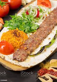 Turco Adana Kebap Con Hortalizas En La Plancha Foto De Stock Y Mas Banco De Imagenes De Adana Istock