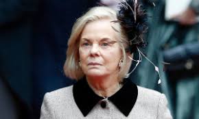 Chuyên gia lý giải sự 'phi thường' của Kate khi đi shopping với William