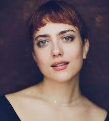 Roberta Maran's Instagram, Twitter & Facebook