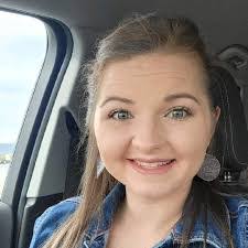 Amber Cassell's Instagram, Twitter & Facebook