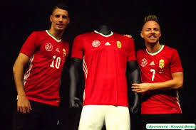 Legyen szó fociról, futásról vagy egyéb más sportról. Periskop Korist Plasenje Adidas Uj Valogatott Mez Thehoneyscript Com