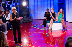 Vuoi recuperare il rapporto con una persona a te cara? Ce Posta Per Te Photos Facebook