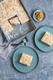 Dreierlei Milch Auf Mexikanisch Tres Leches Kuchen Mit Kokos Und Bourbon Bananen Tres Leches Kuchen Mexikanisches Dessert Lebensmittel Essen
