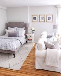 Looking for small bedroom ideas to maximize your space? 20 Fabulous Small Apartment Studio Decoration Ideas Apartment Bedroom Decor Small Apartment Layout Small Studio Apartment Decorating