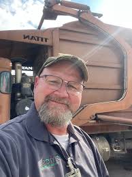 Saluting Our Veterans 🇺🇸 Spotlight: CMCSS Operations (Facilities,  Warehouse, and Maintenance Depts) With nearly 100 military veteran  employees in their ranks, the CMCSS Operations Department is bursting with  patriotism. We're honored to