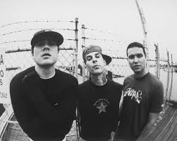 Delonge left the group in 2005, sending the band into what was termed an indefinite hiatus. Review Blink 182 Bored To Death