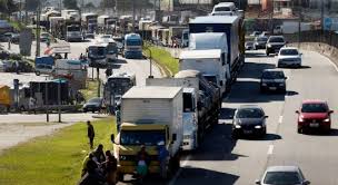 Alisação dos caminhoneiros já causou a morte de 64 milhões de aves em uma semana, segundo produtores (foto: Greve Dos Caminhoneiros 2021 Confira Atos E Movimentacao Pelo Brasil Tv Jornal