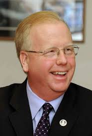 City, trash hauler, sign agreement