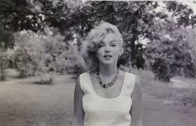 In this video i'm going to show you three hairstyles inspired by the iconic brigitte bardot. Blonde But Different Marilyn Monroe Vs Brigitte Bardot Catawiki