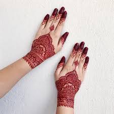 Henna Detailings Is An Escape From Everything Henna Artist Doodle Artist Agree Goodnight Hennas Red Henna White Henna Designs Engagement Mehndi Designs