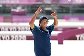 Kelvin hoefler's zodiac sign is aquarius. Iinkyqjosihtam