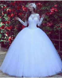 Si con los vestidos de novia corte sirena sientes que tu figura queda demasiado expuesta, en el corte princesa puedes revisa las propuestas que traemos para ti de la nueva temporada de vestidos de novia 2020 para que solo tengas que ocuparte de los pensamientos de amor que arroparán tu boda. Pin En Vestidos De Novia