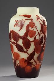 Ets Galle Vase Dimensions Haut 25 Cm Description Vase En Verre Multicouche A Decor De Physalis Degage A L Acide Sur Un Fond Blanc Jaune Biogra Galle Vase