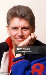 219 Ronnie Burns Photos & High Res Pictures